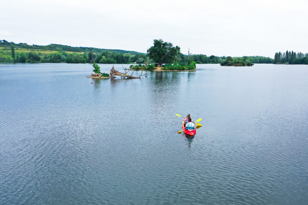 Balade en canoë sur l'étang de Mézières-Ecluzelles en Eure-et-Loir